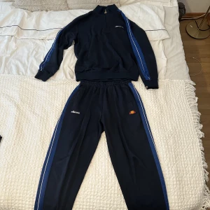 Ellesse dress - Byxorna stl M Tröjan stl L