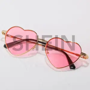 Helt nya aldrig använda rosa hjärtformade glasögon från shein