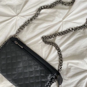 Tiamo väska - Säljer min väska från Scorett av märket Tiamo, nypris 499kr. 💓