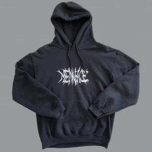 Mennace Hoodie - Snygg Mennace hoodie från Zalando 💫 9/10 skick. För liten för mig 