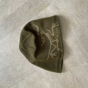 Arcteryx mössa - En äkta grön arcteryx beanie i bra skick. Pris kan diskuteras.