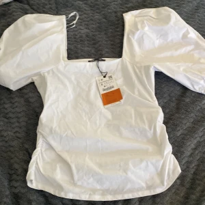 Topp från Zara - Vitt topp från Zara. Ny. 