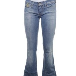 Lågmidjade jeans! - Säljer dessa lågmidjade jeans då de är för långa på mig! 