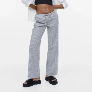 Randiga linnebyxor Hm - Helt nya med prislapp kvar i stl Xs 