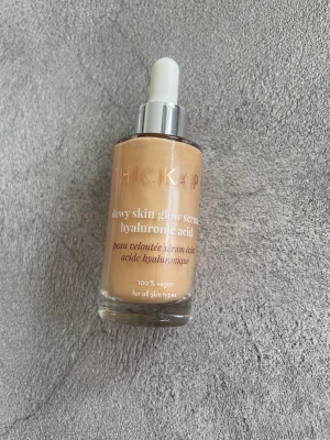 Hickap Dewy skin glow serum - Helt oanvänd produkt från hickap.