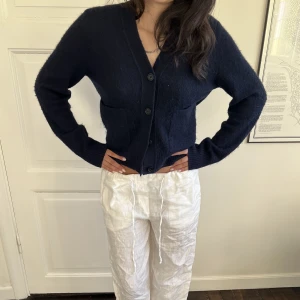 Linnebyxor  - Linnebyxor från zara. Stl Xs/S men skulle säga att de passar stl M. Köpta för 499kr