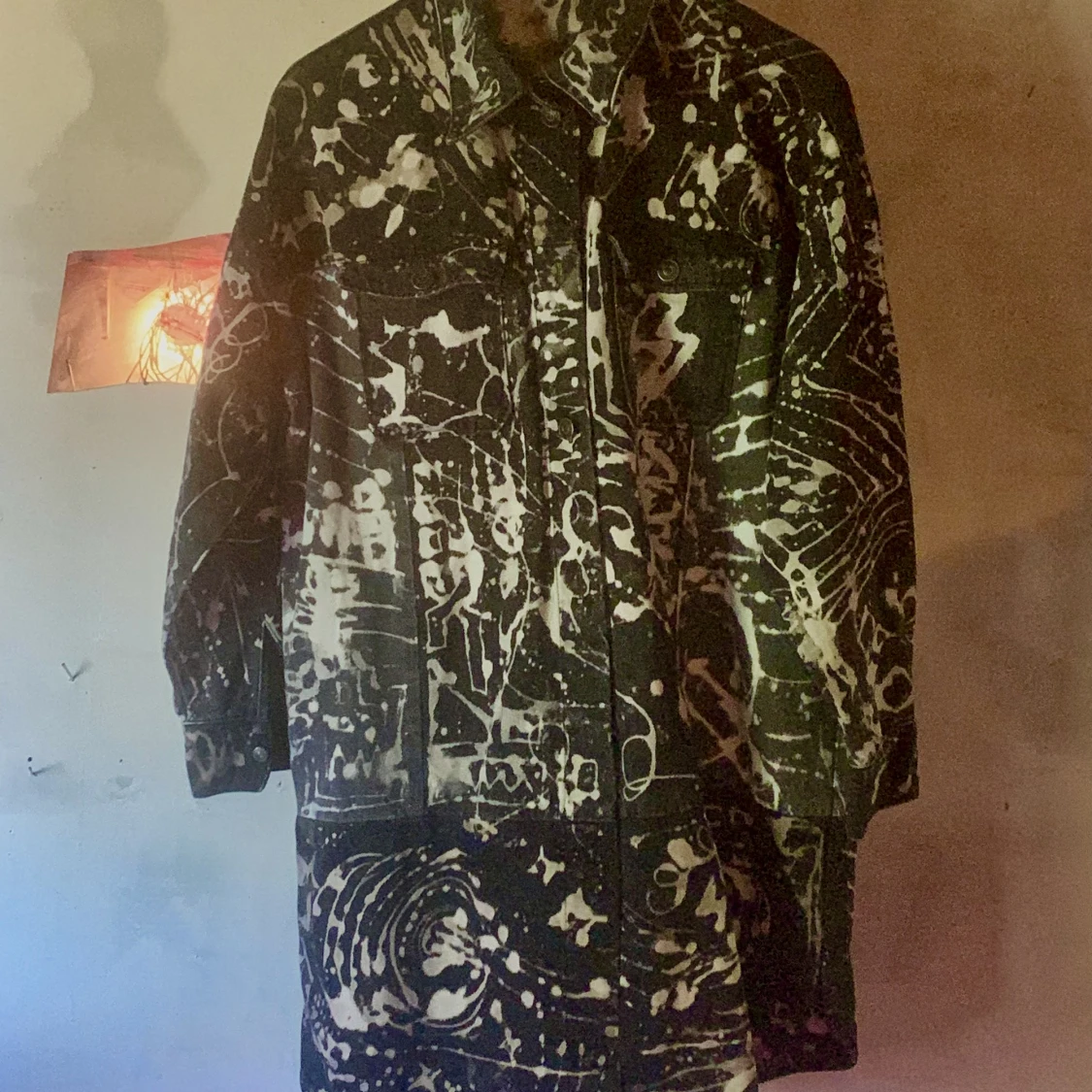 Blekt Oversized Jeansjackeskjorta med Gym-tema - 90