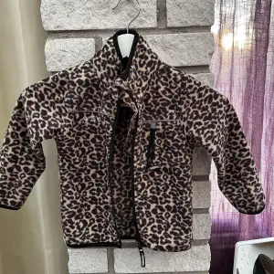Leopard fleece jacka till barn