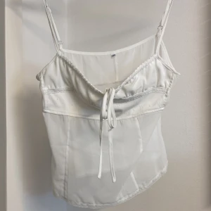 Vintage linne - Skit snyggt vintage linne som är perfekt inför sommaren!🤍