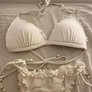 Bikini  - Bikini som ej kommer till användning längre, har andvänt ett fåtal gånger. 100kr med frakt. 