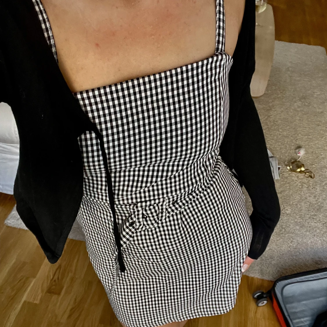 Kort rutig klänning