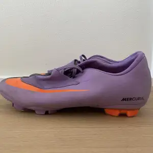 Fotbollsskor från Nike