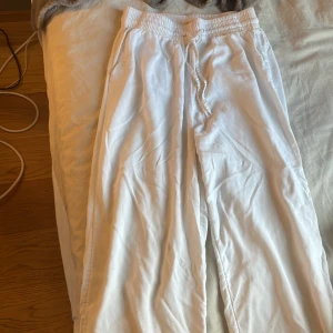 Linnebyxor  - De här linnebyxorna perfekt till sommaren! Skulle passa folk som är under 1,60💓