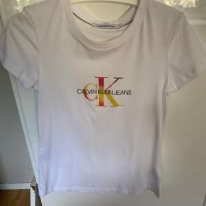 Aldrig använd, CK T shirt, storlek S . 