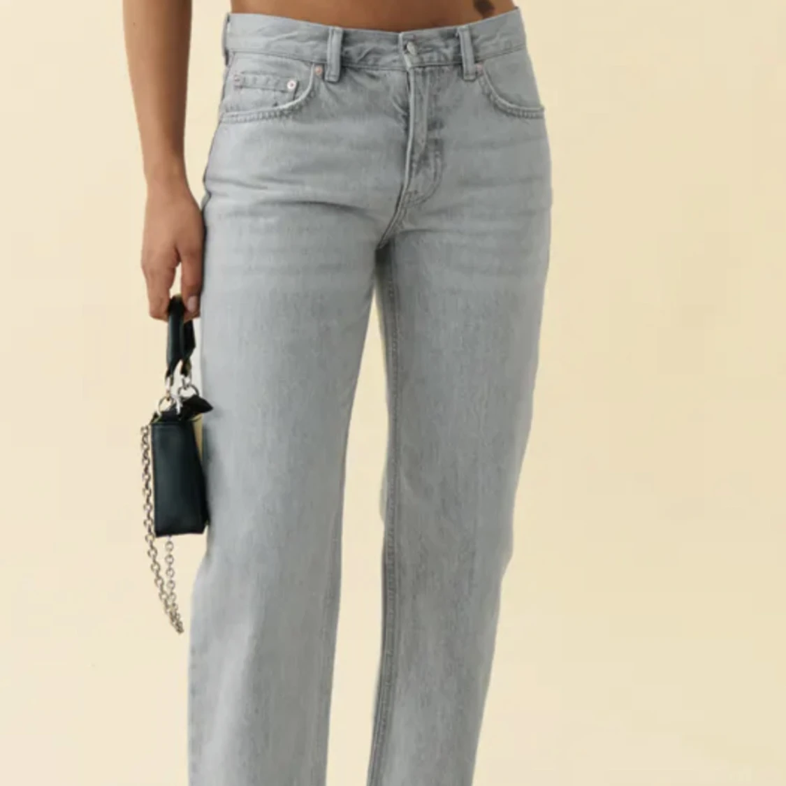 Low straight jeans