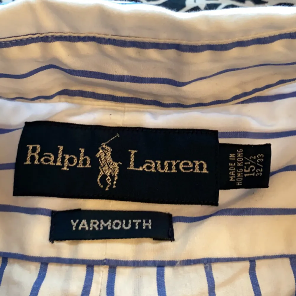 Ralph Lauren skjorta i super bra skick Någelunda lång på mig men passar nog bättre på någon som är lite längre  . Skjortor.