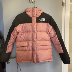 Vinterjacka - Vinterjacka från The North Face, har använts 1 vinter. 