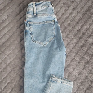 Jeans från Bik Bok - Nya skinny jeans från Bik Bok i storlek XS.