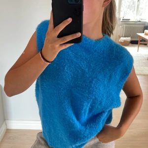 Blå väst från Asos - Fin blå väst från ASOS, använd 1 gång 💕