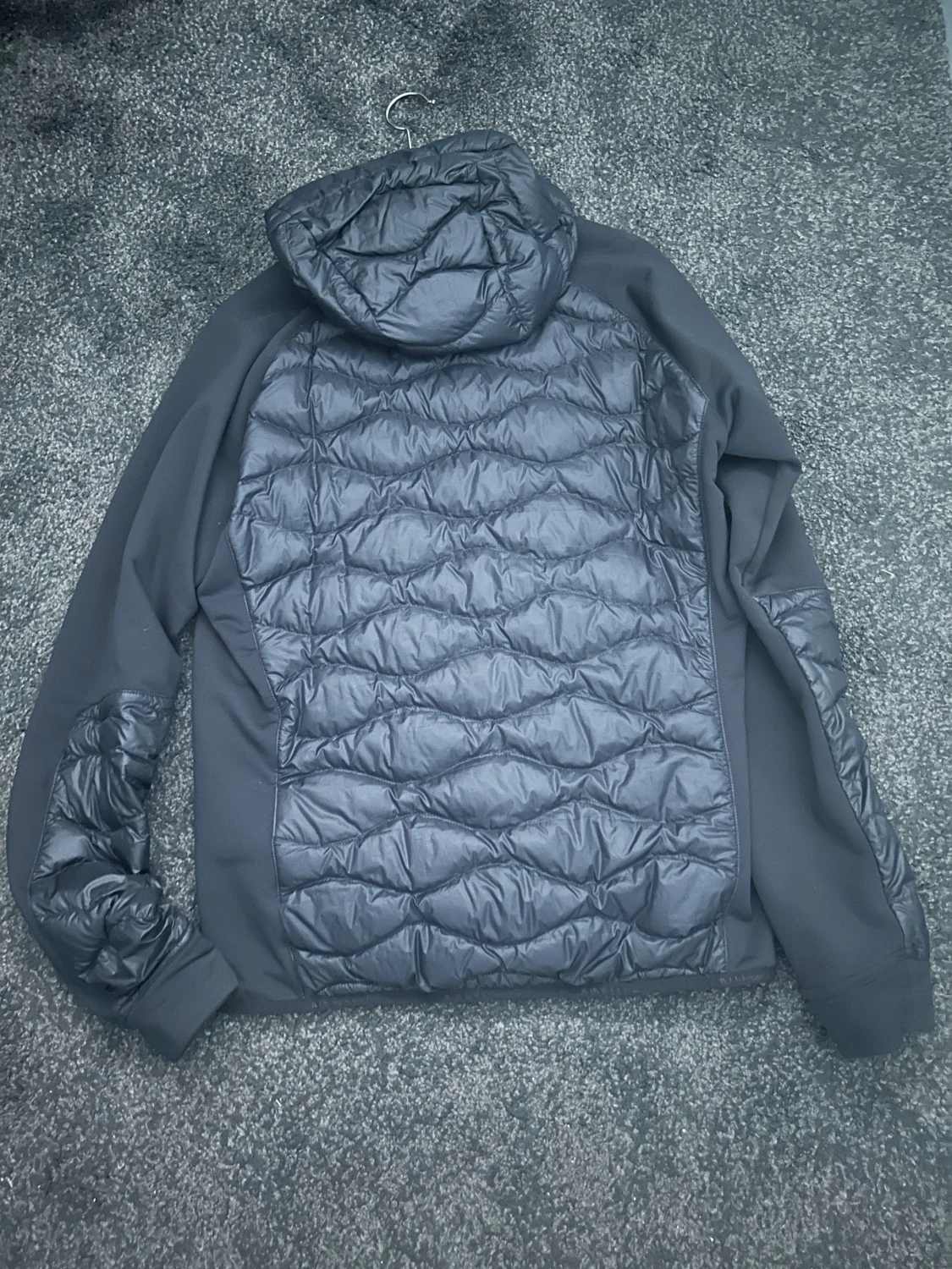 Svart Peak Performance Jacka - 90