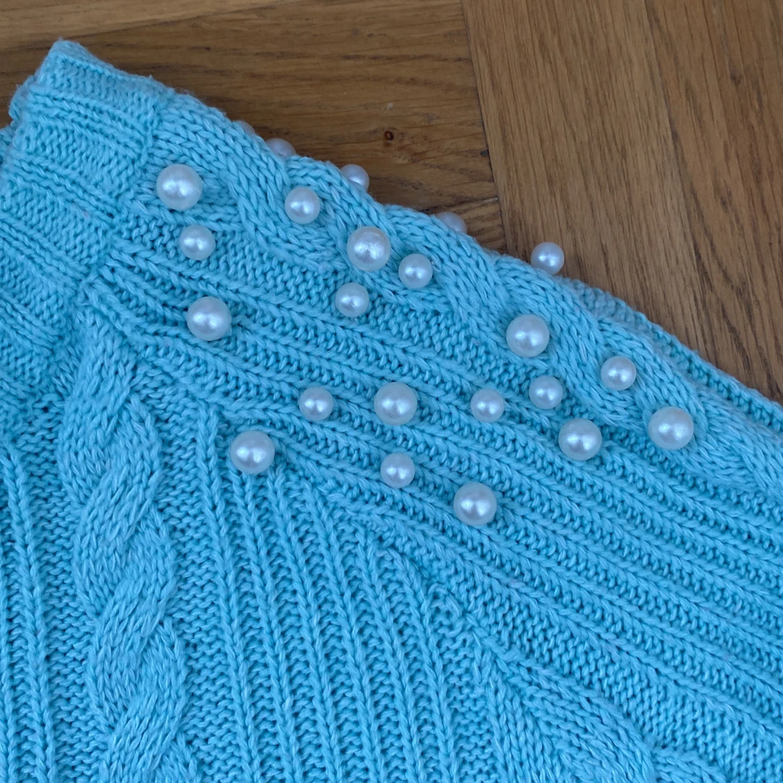 Stickad tröja i pastellfärger - 90