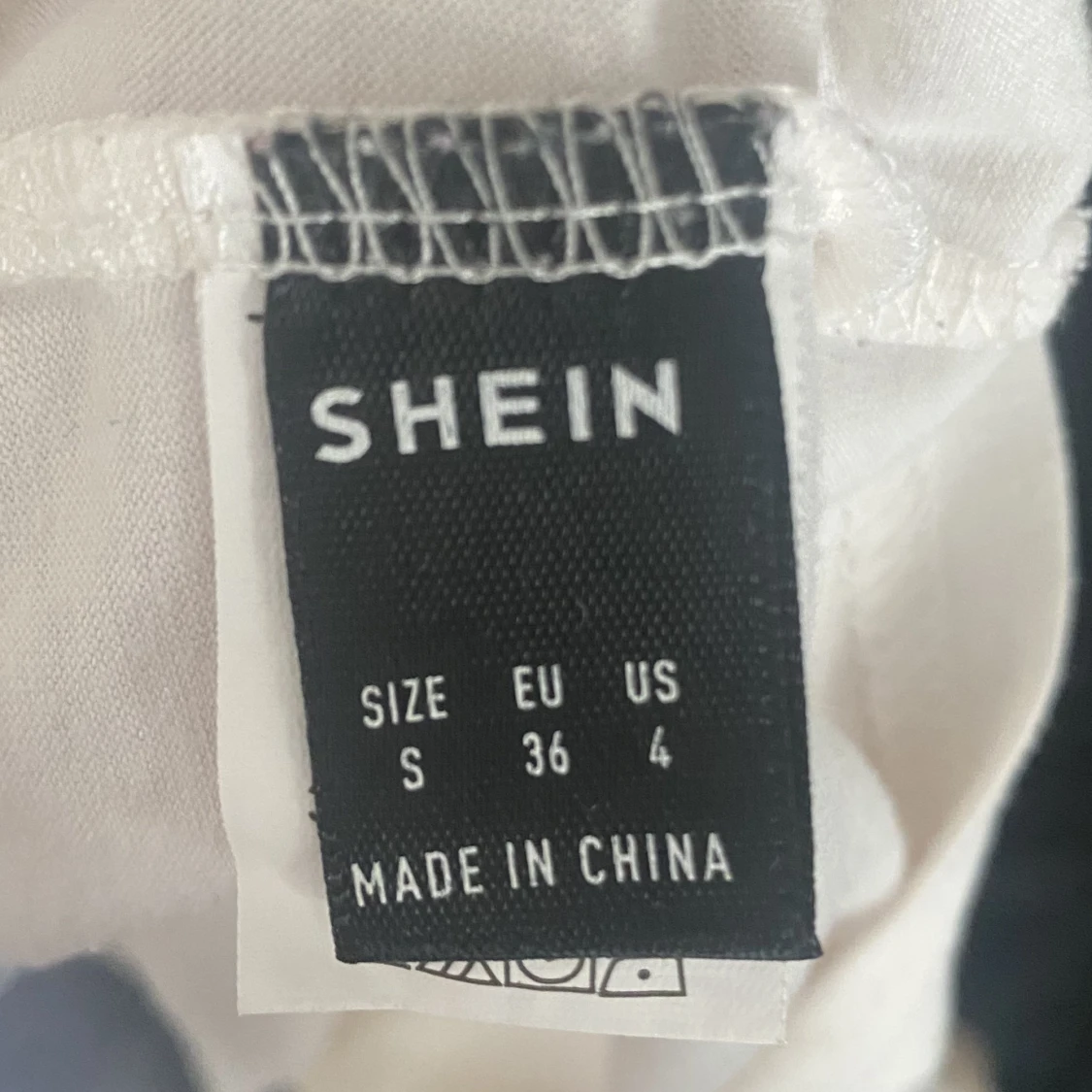 Vit och röd topp - 91