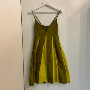 Vintage Summer dress - Vintage olive summer dress! 