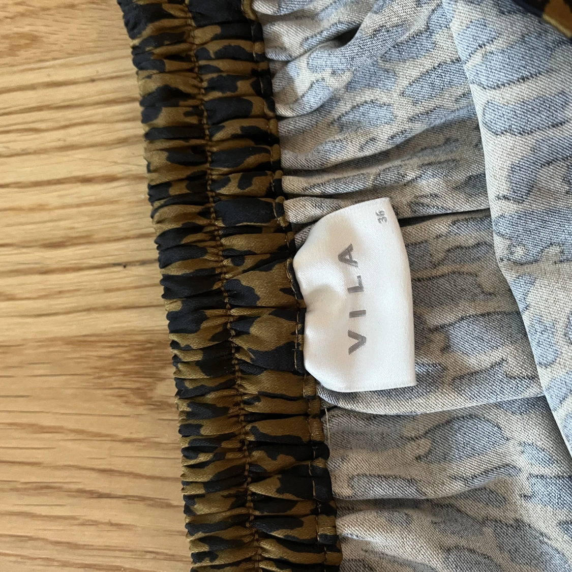 Sidenkjol från Vila - 90