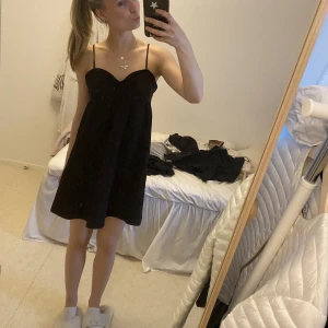 Sommarklänning - Sälher en suuupersöt sommarklänning, strl 36❤️❤️