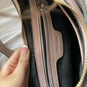 Rosa väskan  - Så söt rosa väska från Don Donna💗bra skick och Inge defekter!