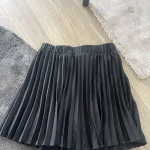 Jättefin kjol från zara i storlek S💗