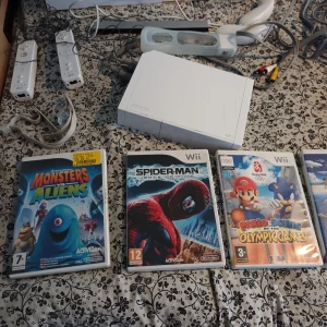 Wii konsol - Vit konsol komplett med spel.
