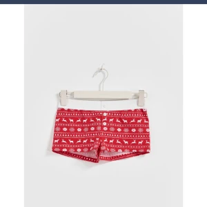 Gina Young pyjamas - Säljer detta settet som är slutsålt, går ej ner i pris så ge inte lägre prisförslag💗🙏🏼Endast testade.