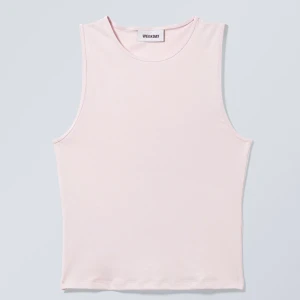 Ljusrosa linne - Snyggt ljusrosa linne med hög halsringning från Weekday💞smickrande passform och stretchigt skimsliknande material😇Strl XS, passar även S. Säljs ej på weekday längre, nypris 160 kr! Endast använt en gång. Skriv vid funderingar😇❣️