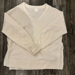 Stickad tröja  - Stickad tröja från H&M som inte kommer till användning! 💞💞