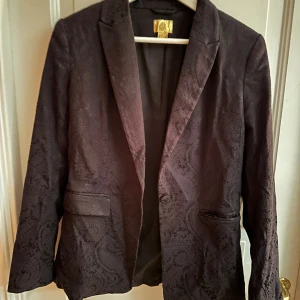 Kavaj H&M - Coola detaljer. Storlek M.