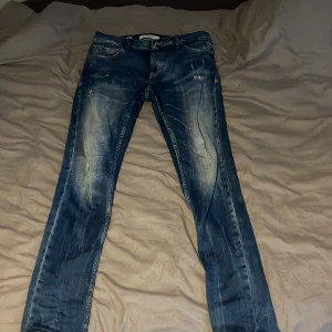 Replay jeans - Tjena! Säljer nu ett riktigt par feta replay jeans som bara har använts ett par gånger då dom blev lite stora på mig ifall ni har några mer fundering/fråger så är det bara att skriva till mig!