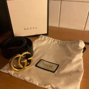 Gucci GG-marmont bälte - Storlek: 95 (passar 85-100) Skick: 4/5 Nypris: 4850kr  Kan gå ner i pris vid snabb affär