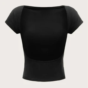 Tröja med öppen rygg  - Svart tröja med öppen rygg, helt oanvänd 🌸