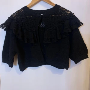 Zara topp - Jättefin topp/kofta från Zara. Använd ett fåtal gånger💕