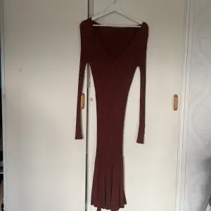 Kläning som är köpt på H&M använd en gång i storlek 36