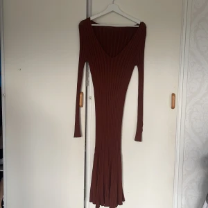 Kläning  - Kläning som är köpt på H&M använd en gång i storlek 36