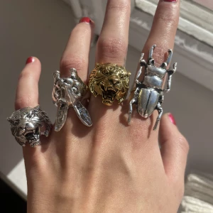 Ringar - Säljer några ringar i olika motiv alla är justerbara, nyskick 200-250 kr/st❤️
