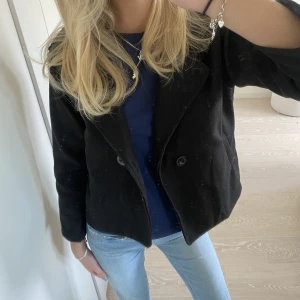 Kort kappa  - Såå snygg kort kappa som aödrig kommit till användning❤️ 
