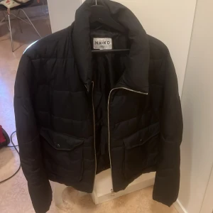 Nakd jacka - Jacka från nakd🩷🤎 den är lite puffig och oversize! 