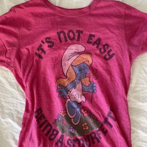 Rosa t-shirt med smurf på☺️