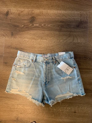 Zara low waist jeans shorts - Helt nya lappen kvar