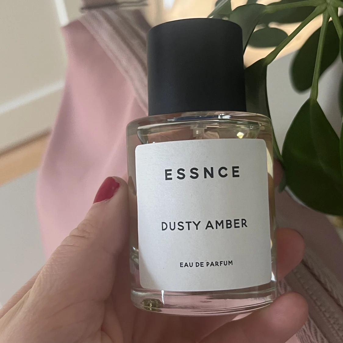 Essnce Dusty Amber parfym  - 91