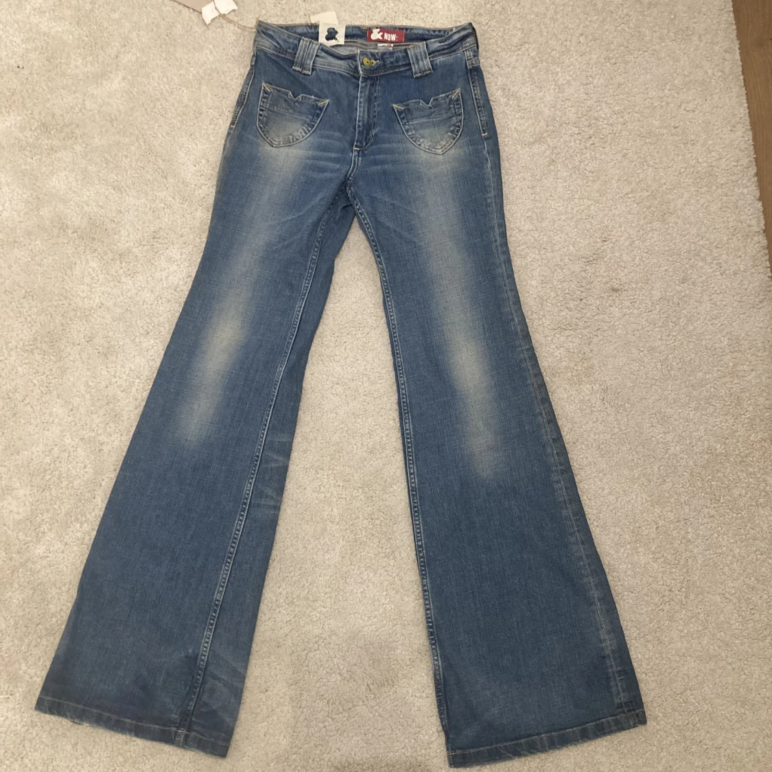 Utsvängda jeans - 91