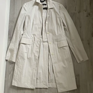 DAY trench - cute thinner trench coat from day perfect for autumn 